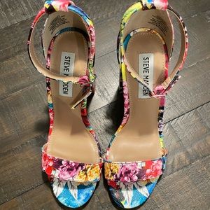 Brand New Gorgeous Steve Madden Block Heels - Size 6.5